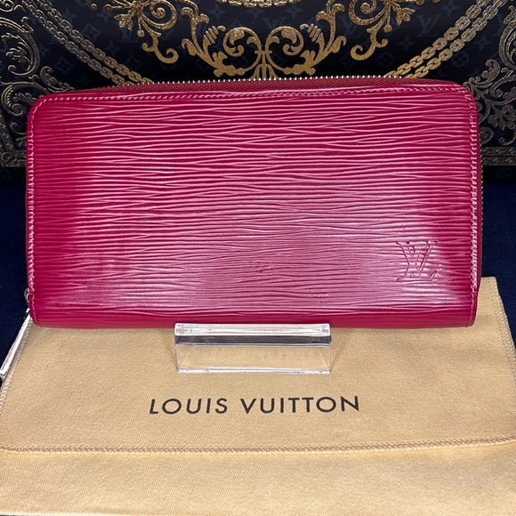 Louis Vuitton Handbags - LOUIS VUITTON | Portefeuille Zippy Wallet in Burgundy